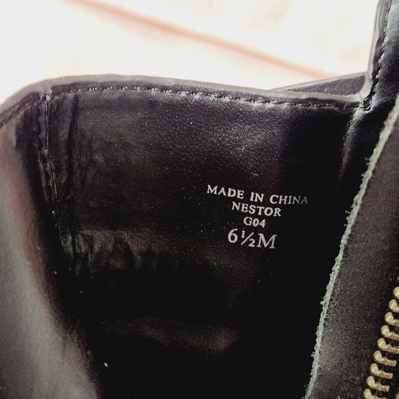 MAX STUDIO  -  Black Nestor Leather Boot  -  SZ 6.5M - Picture 8 of 11